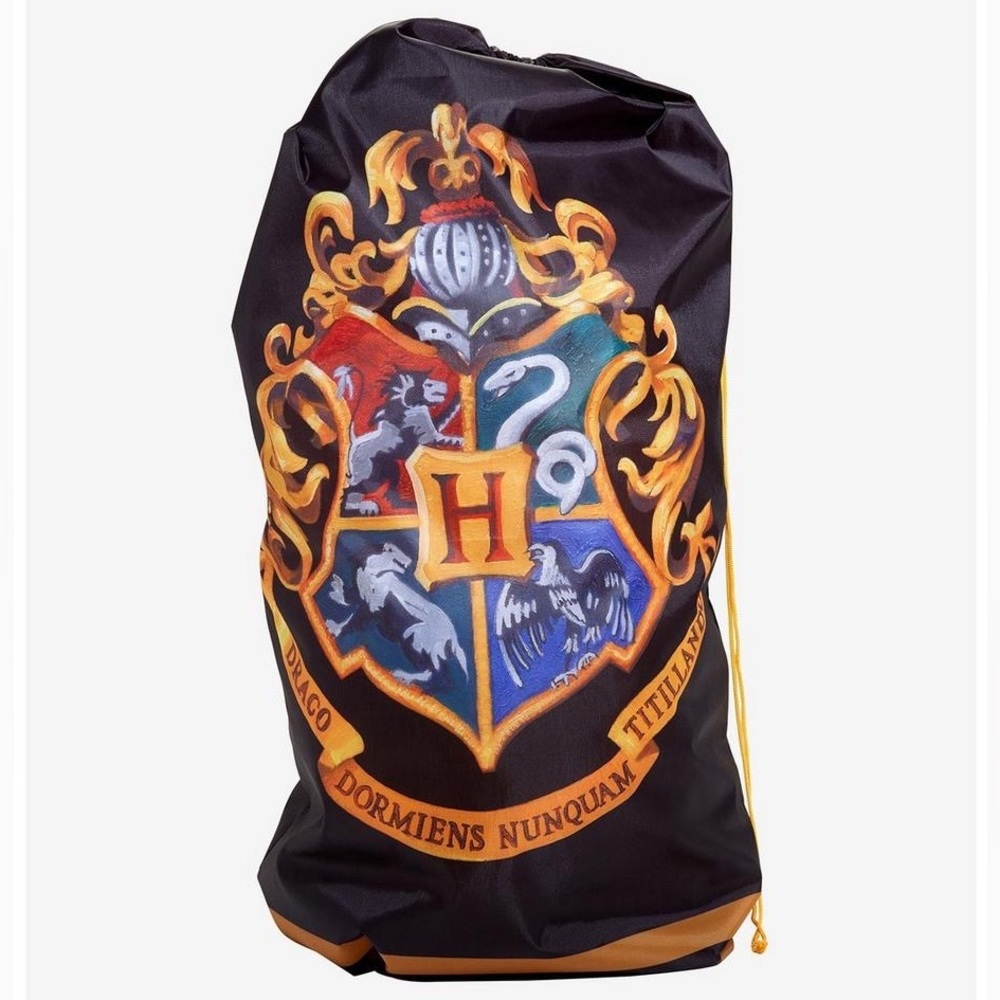 HARRY POTTER HOGWARTS LAUNDRY BAG! Drawstring Duffel Storage Organizing Shopping